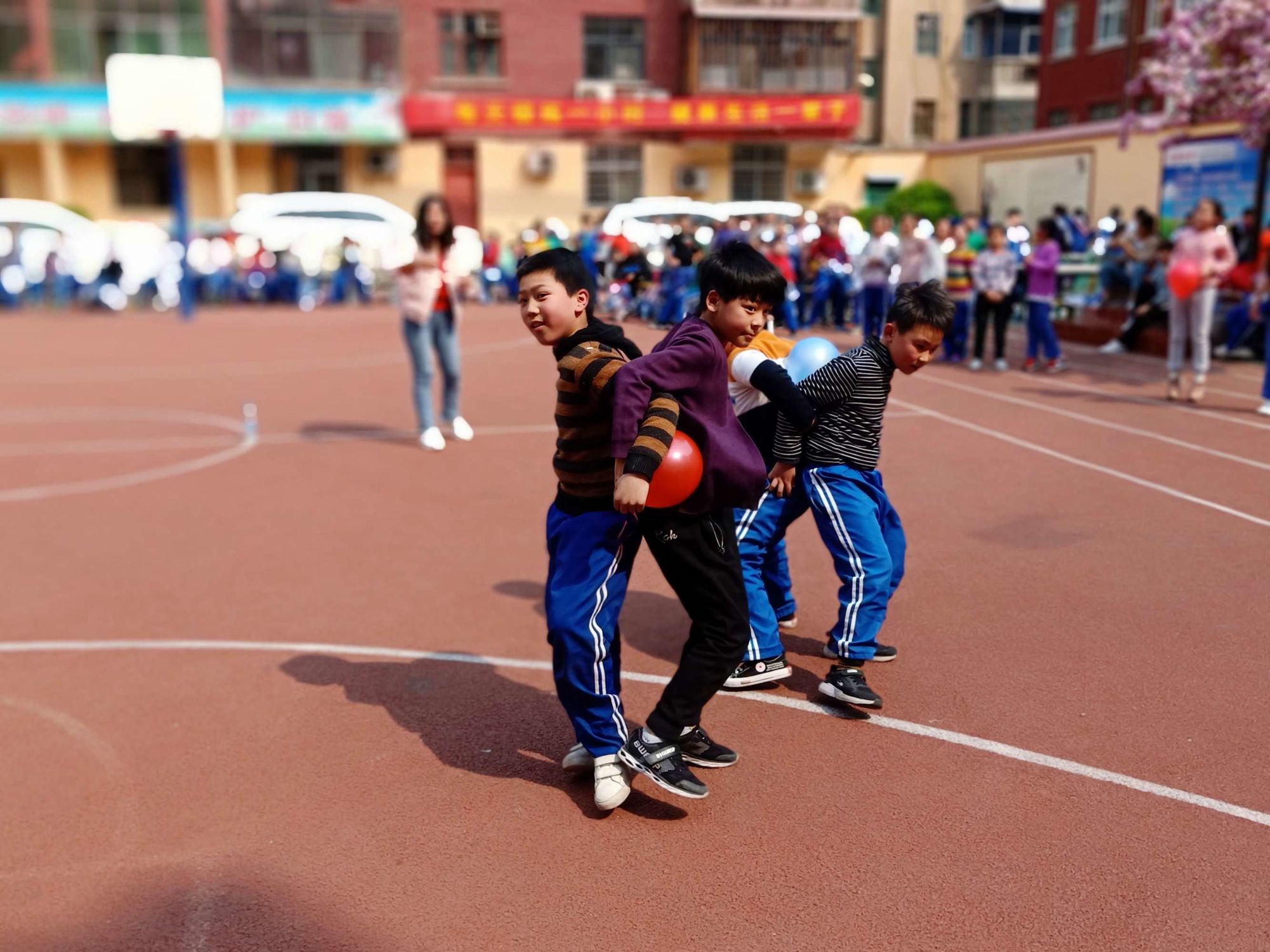 训练团队默契的小游戏_锻炼团体默契的游戏_团队默契游戏比动作
