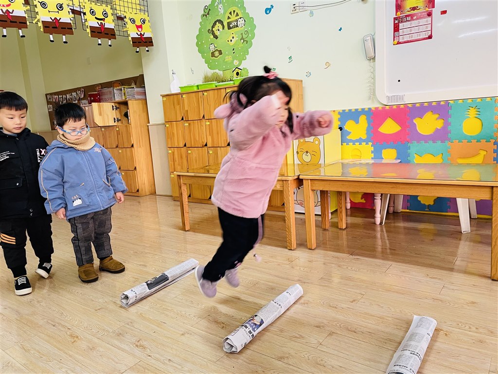 踩报纸游戏_踩报纸游戏心得与感悟_团队踩报纸游戏