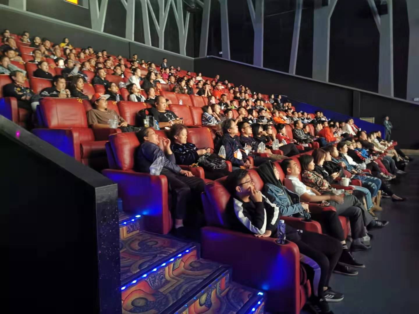 宣传某个地方的宣传图_s4宣传片_片大片大人看的片何炅