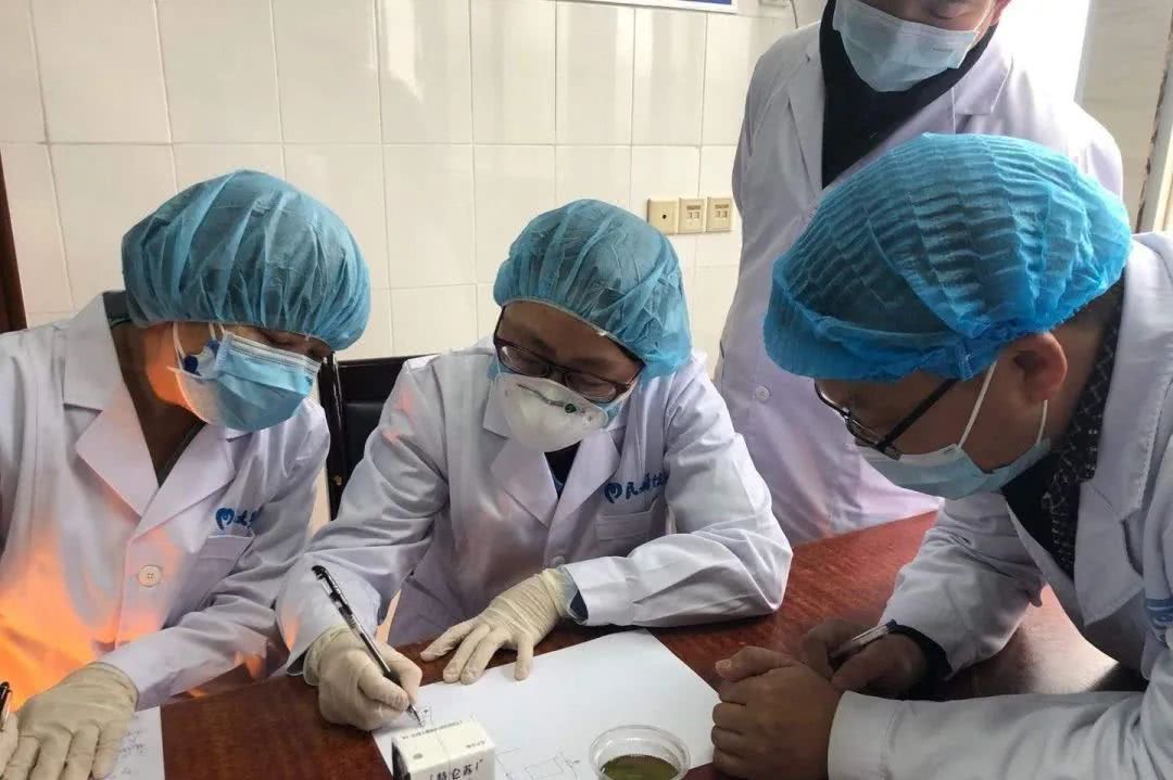 明日方舟资深干员tag搭配_明日方舟资深干员搭配支援_明日方舟资深干员词条一览