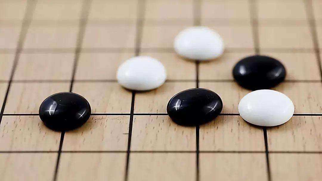智能对弈：挑战聪明才智的围棋大战