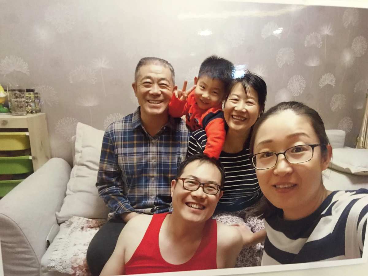 全家福卡通头像一儿一女_全家福卡通图片_全家福卡