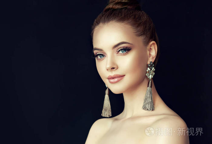 电眼美女购物狂：探寻购物达人的魅力