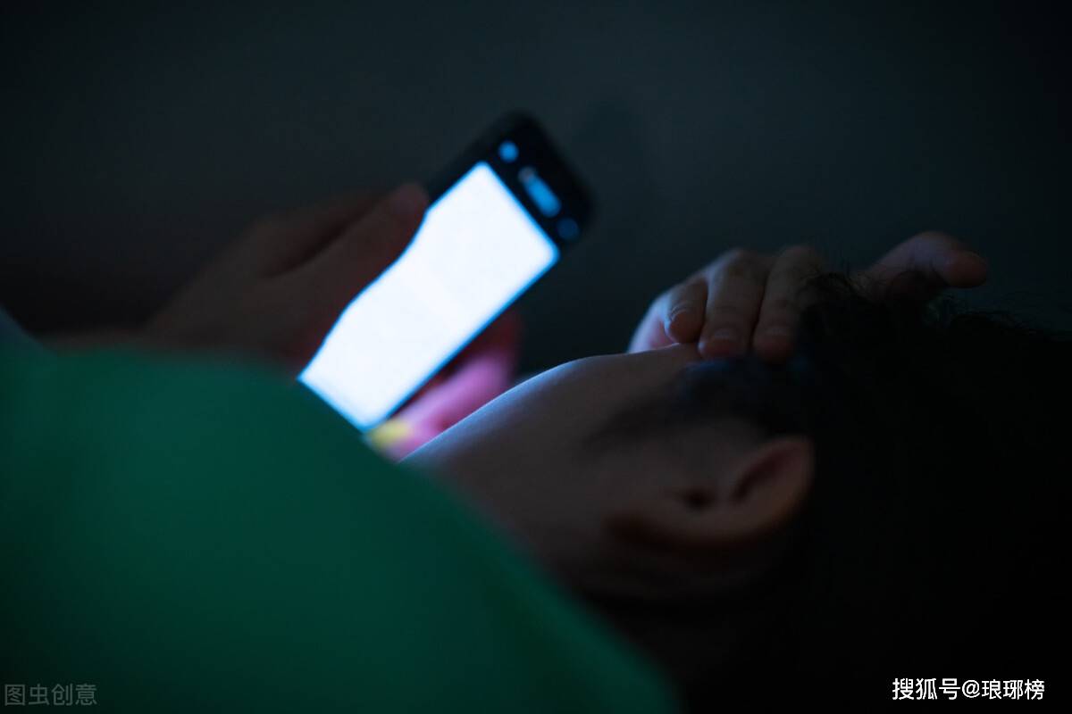 玩儿游戏手机_和手机玩游戏不一样怎么办_谁能告诉我手机玩游戏怎么挣钱