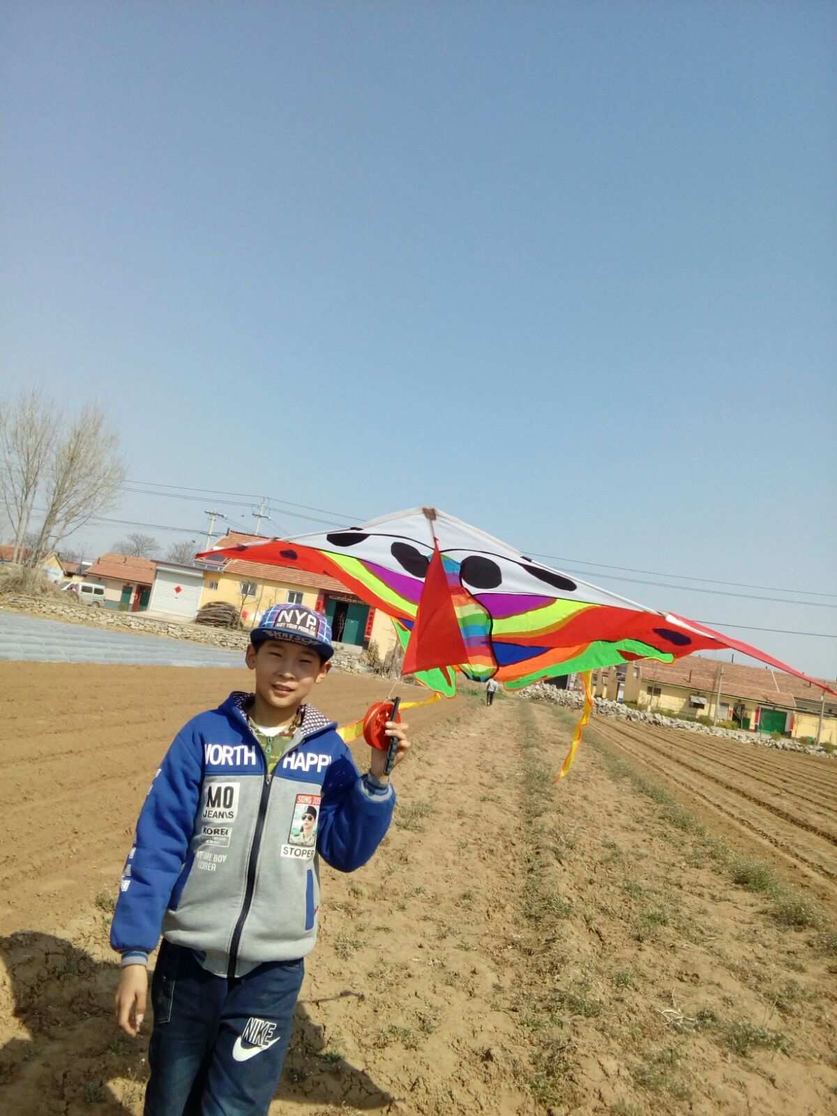 过年回家必玩手机游戏作文_关于过年玩手机的作文_寒假玩手机作文