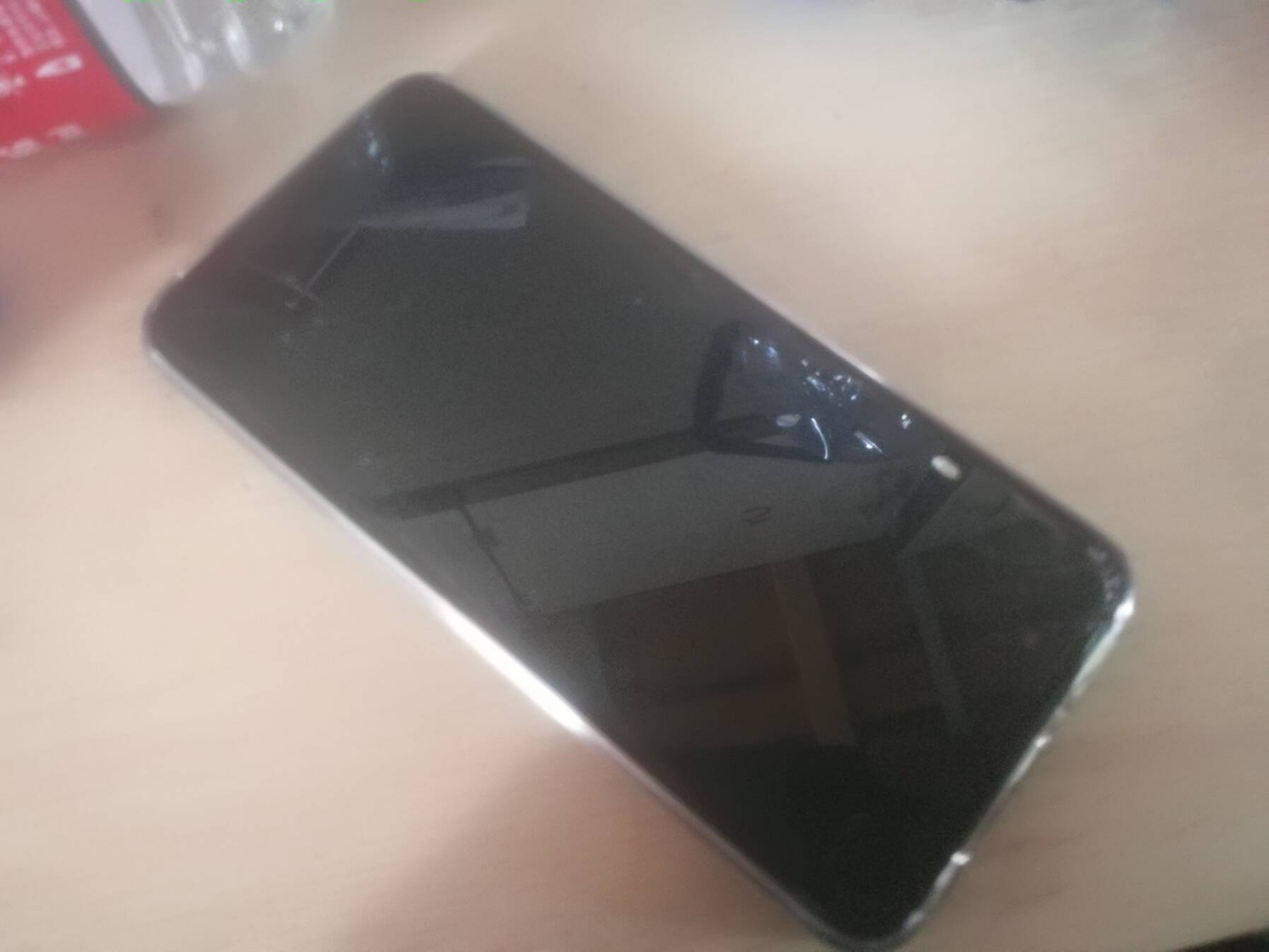 游戏输了摔手机表情包_游戏输了摔手机的人什么心态_男生游戏输了摔一下手机