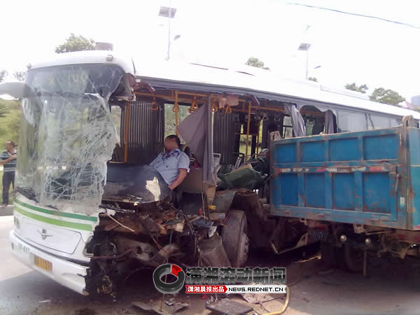 公交大卡车_汽车卡车app_卡车汽车公交车游戏手机版