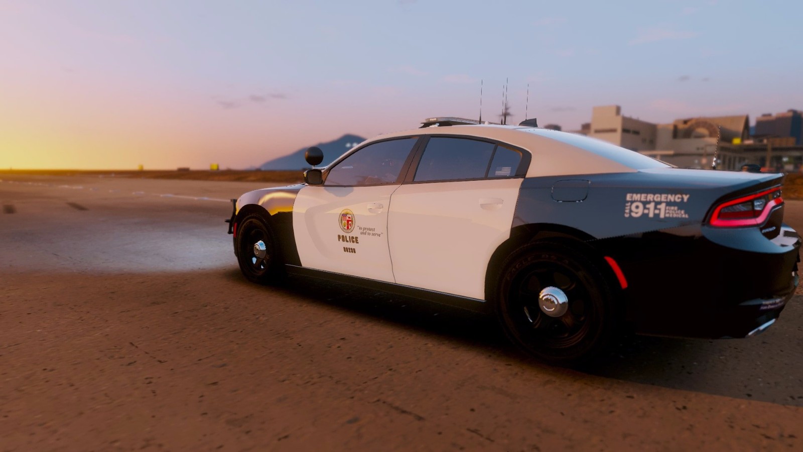 可以拿枪的警车游戏手机版_抢警察车的游戏_可以抢警车的游戏