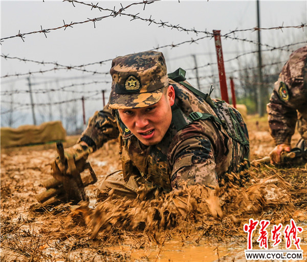 激光打枪游戏_可以发激光的手机射击游戏_能发射激光的游戏
