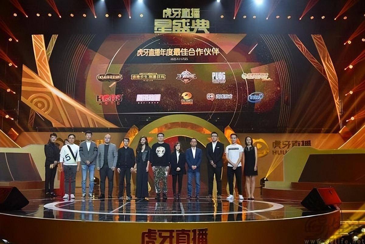 战旗如何直播手机游戏_战旗直播怎么凉的_直播战旗手机游戏怎么玩