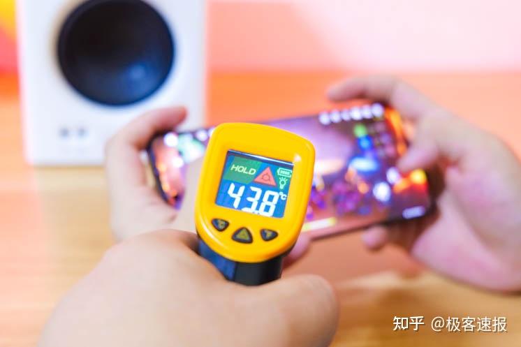 雷蛇游戏软件可勾选哪几个_雷蛇平台_雷蛇手机1代游戏评测软件