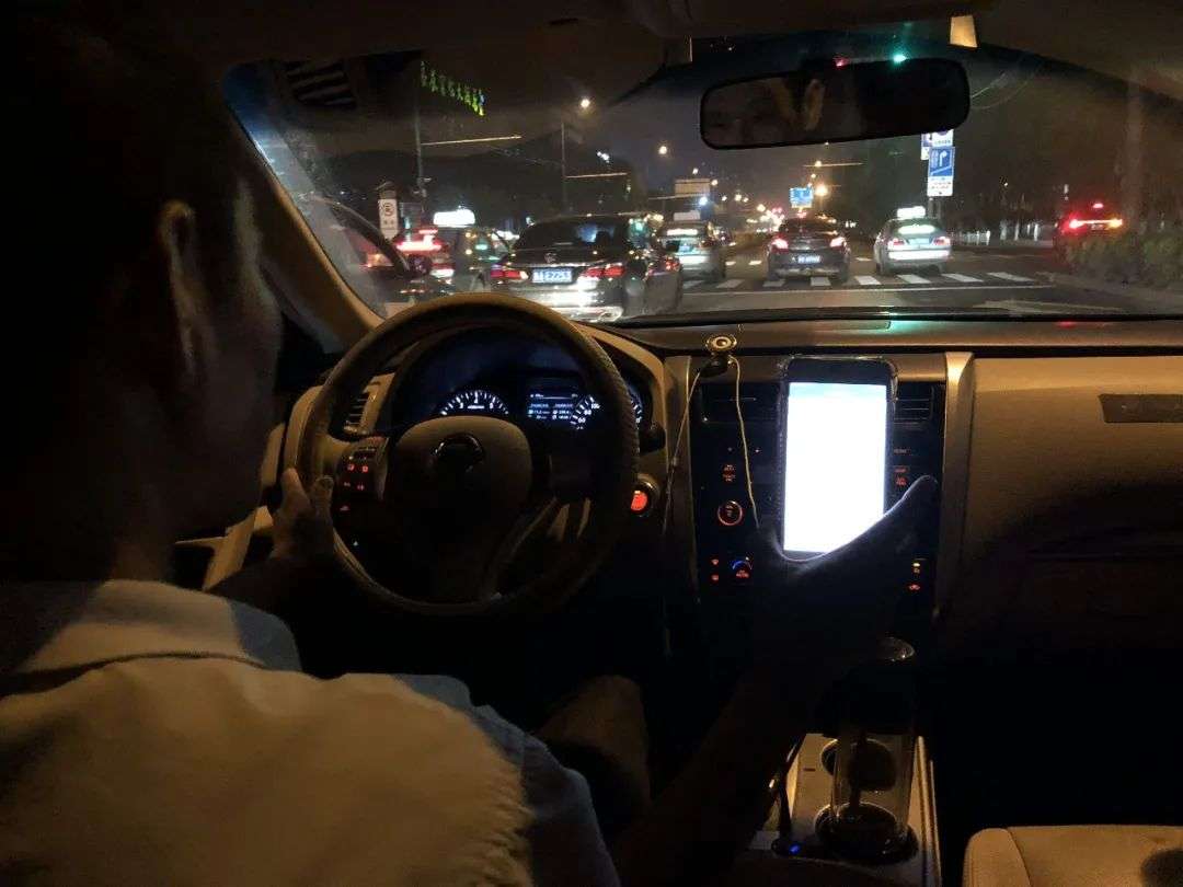 货拉拉叫车_货拉拉叫小货车_拉货拉拉