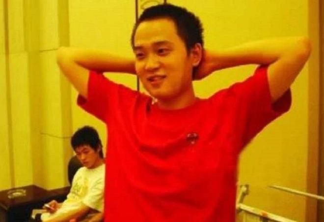 孩子玩手机游戏有好处吗_孩子玩手机游戏的害处_玩手机游戏的孩子