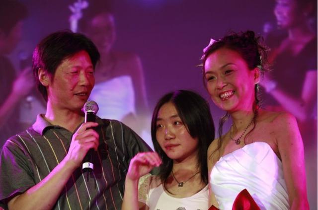 母婢在红楼梦是什么意思_母婢指的是红楼梦中的谁_尔母婢也