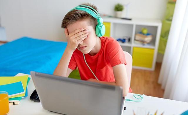 网课玩游戏_男孩玩网课手机游戏好吗_男孩玩网课的手机游戏