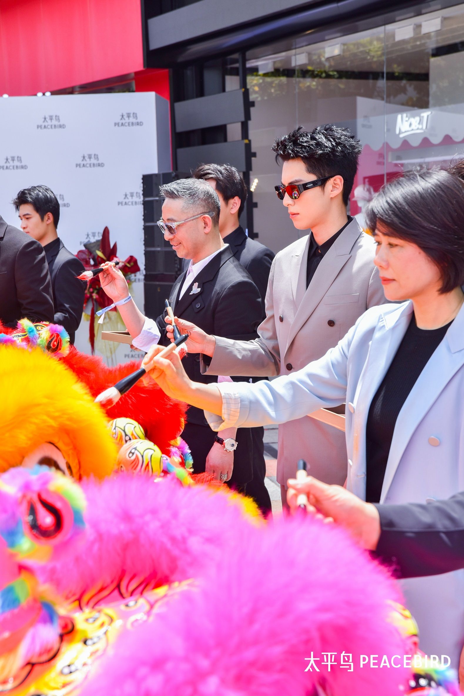 杨幂代言的游戏手游_李易峰杨幂代言的游戏手机_李易峰代言的游戏手游