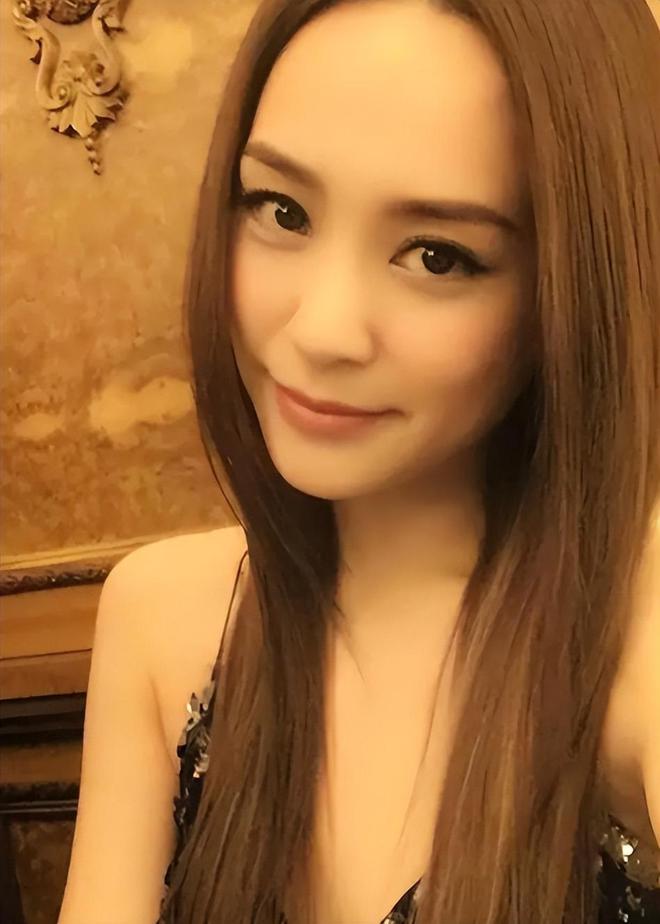 明星玩喜欢手机游戏叫什么_明星爱玩的手机游戏_明星喜欢玩的手机游戏
